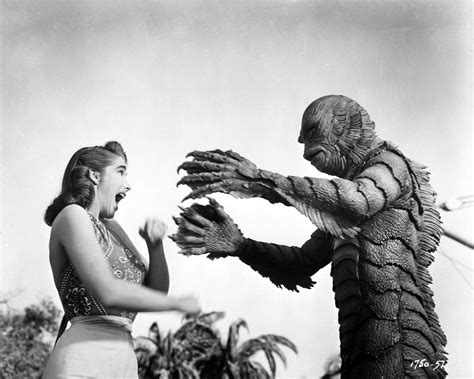 Creature from the Black Lagoon: Una Spettacolare Creature che Emerge dalle Profondità per Trovare l'Amore!